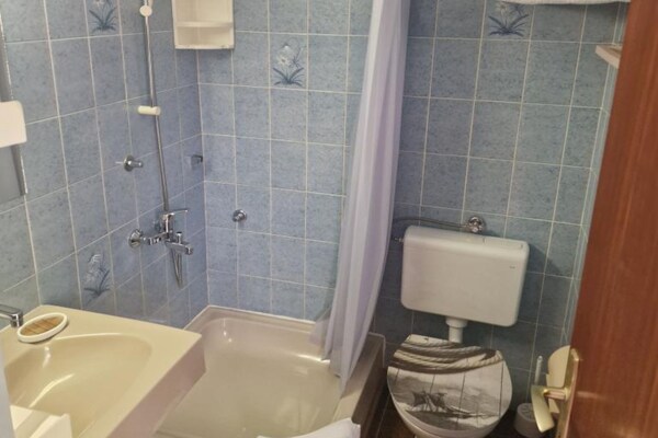 Compact appartement aan zee in Donji Karin, vlakbij strand Novigrad - thumbnail 4