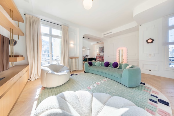 Luxueus gerenoveerd familieappartement in 16e arrondissement Parijs - thumbnail 1