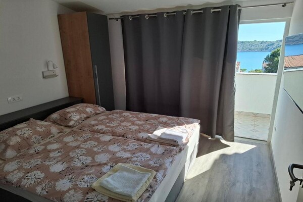 Duikvakantie aan zee: 5-persoons appartement met uitzicht op Rab - thumbnail 3