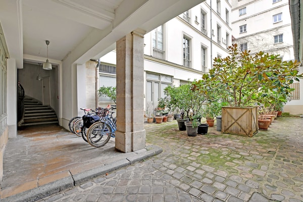 Karaktervol appartement in de Marais, vlakbij Place de la République - thumbnail 2