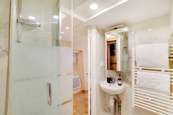 Karaktervol appartement in de Marais, vlakbij Place de la République - thumbnail 5