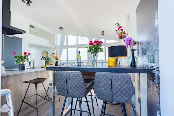 Luxe penthouse aan het water met panoramisch terras in Sint-Annaland - thumbnail 2