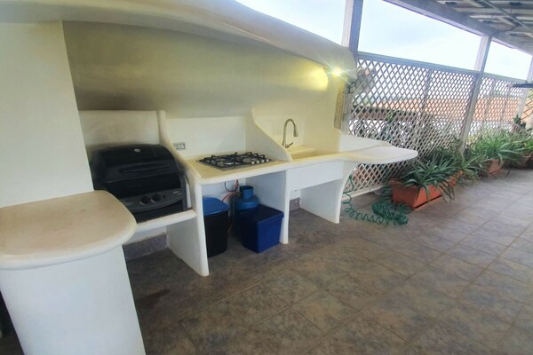 Sfeervol appartement in Orosei met panoramisch dakterras en zeezicht - thumbnail 3