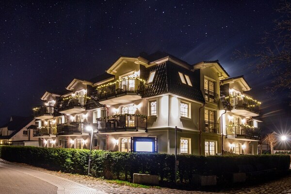 Luxe appartement met sauna & open haard op 400m van het strand in Zingst - thumbnail 1