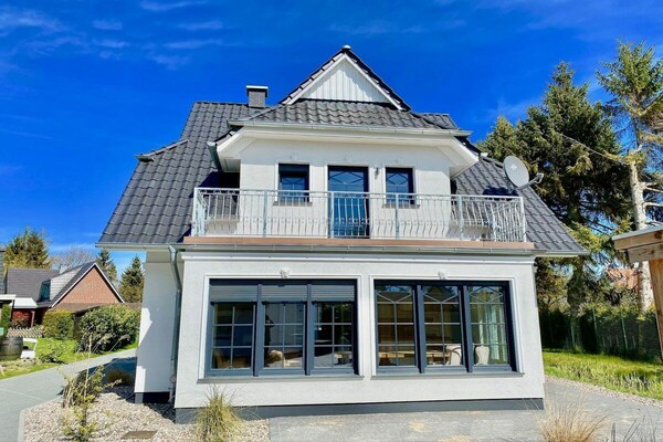 Nieuw vakantiehuis op Zingst, 148m² met sauna, vlakbij het Oostzeestrand - thumbnail 1