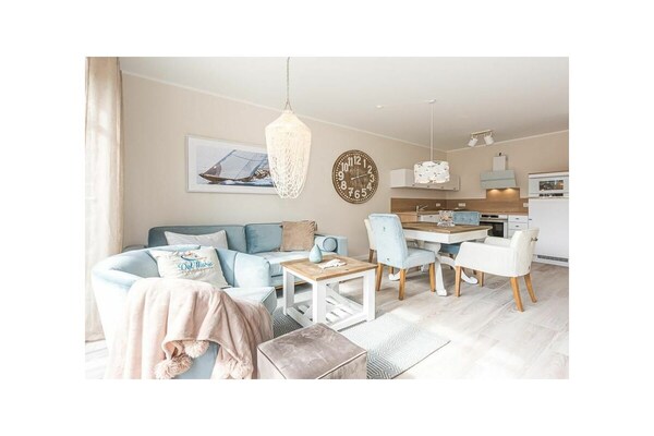 Modern vakantiehuis in Zingst, 2 slaapkamers & vlak bij de Oostzee - thumbnail 1