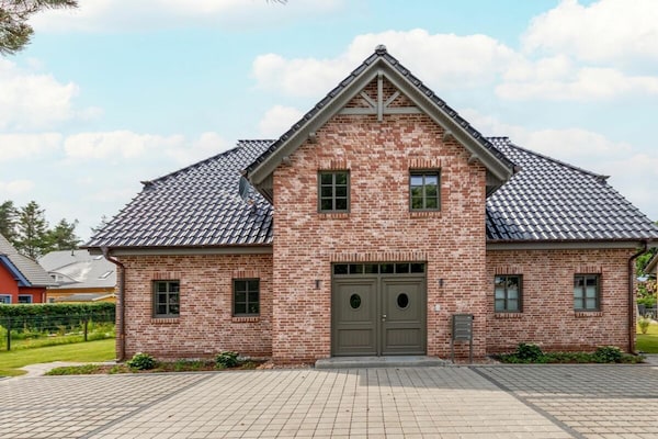 Modern vakantiehuis bij Oostzee Zingst met terras en open haard - thumbnail 1