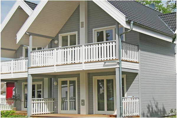 Knus vakantiehuis met sauna en open haard op 500m van strand Glowe - thumbnail 2