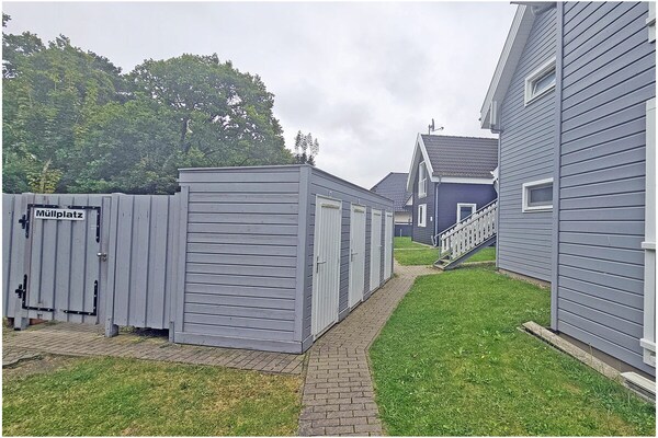 Knus vakantiehuis met sauna en open haard op 500m van strand Glowe - thumbnail 4