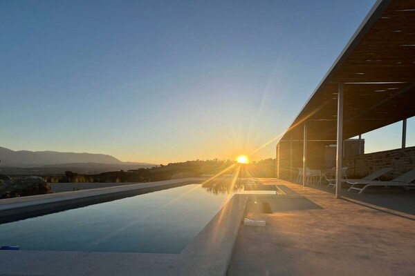 Sivas Rocks: Design villa met panoramisch uitzicht op Kreta - thumbnail 3