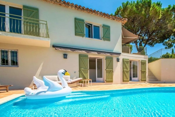 Ruim vakantiehuis voor 10 personen nabij Sainte-Maxime, 4 km van het centrum - thumbnail 2