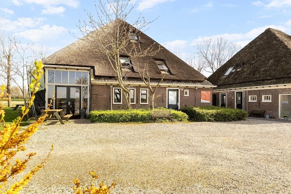 Rustiek appartement in gerestaureerde boerderij, 200m van centrum Schagen - thumbnail 1