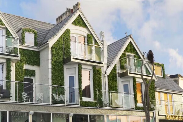Small Premium Double With Balcony & Sea View - Newquay