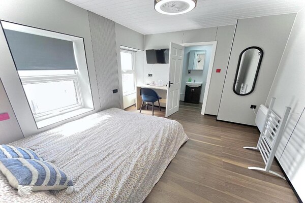 Compacte standaardstudio voor 2 in Pembroke Dock met gratis WiFi - thumbnail 4