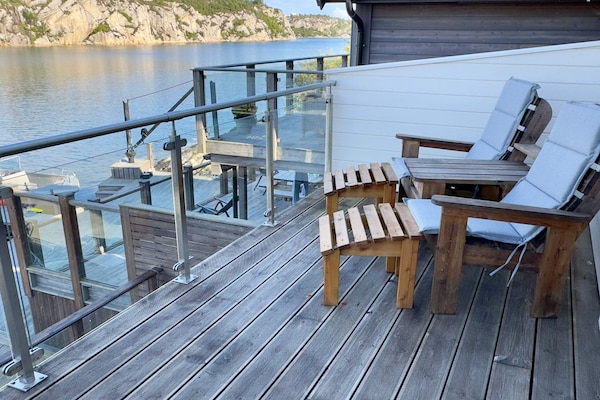 8-persoons vakantiehuis in Urangsvåg direct aan het water - thumbnail 6