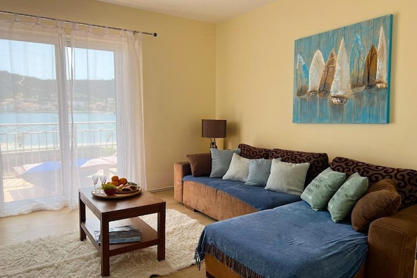 Ruim appartement in Vinisce direct aan het strand - thumbnail 2