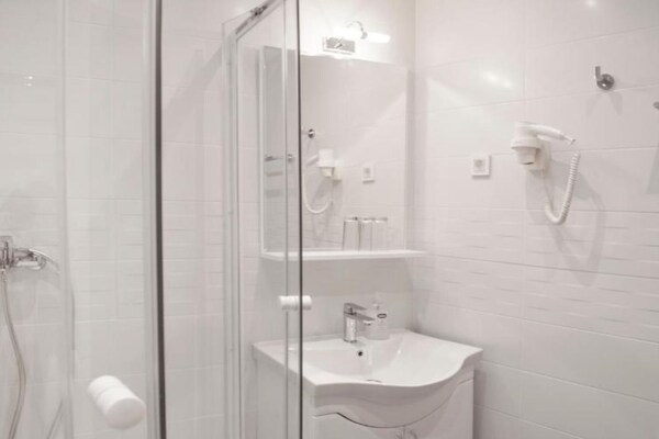 Compacte Twin Room nabij het centrum van Zagreb - thumbnail 3