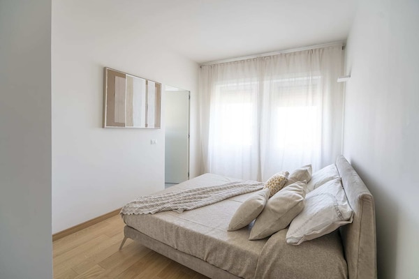 Modern appartement MI Cardano met skyline-uitzicht in Milaan - thumbnail 3