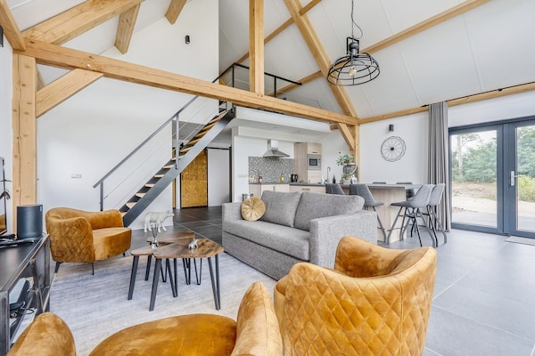 Luxe rietgedekte boerderij op rustig vakantiepark in Baarle-Nassau - thumbnail 2