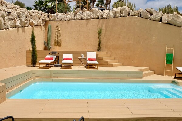 Luxe Golfvilla met Privézwembad & Jacuzzi aan Amarilla Golf - thumbnail 2