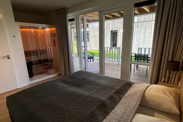 Plein 40 Lodge 9: Luxe strandappartement met privésauna in hartje Zoutelande - thumbnail 6