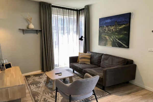 Plein 40 Lodge 17: sfeervol appartement op 150m van het strand in Zoutelande - thumbnail 1