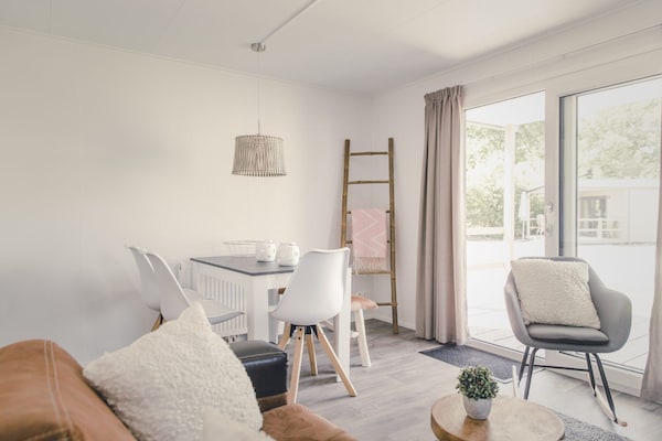 6 luxe bungalows voor 30 personen met veranda aan de golfbaan in Zuna - thumbnail 4