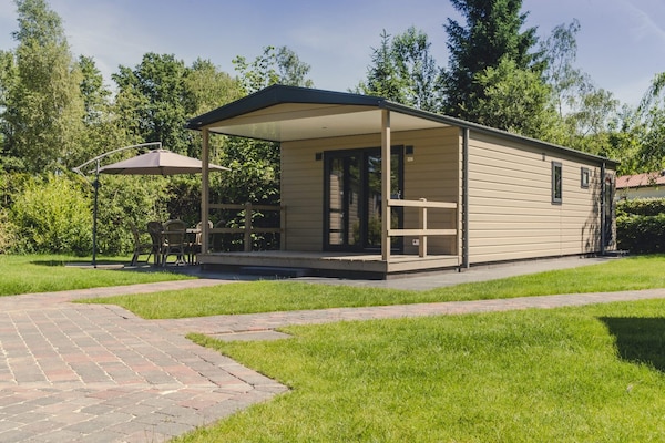6 luxe bungalows voor 30 personen met veranda aan de golfbaan in Zuna - thumbnail 1