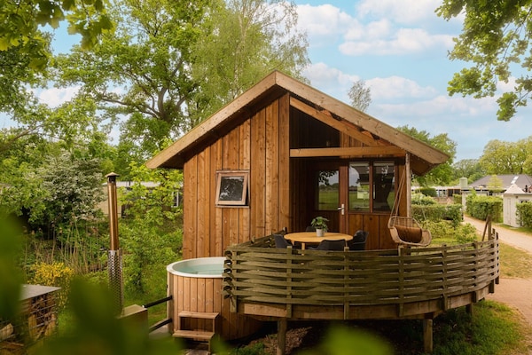 Regge Cottage With Hot Tub | 4 People - Overijssel