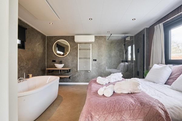 Luxe Wellnesslodge aan de Regge in Zuna voor 2 personen - thumbnail 3