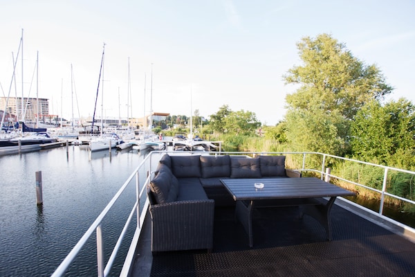 Stijlvolle woonboot met dakterras in Marina Muiderzand, Almere - thumbnail 5