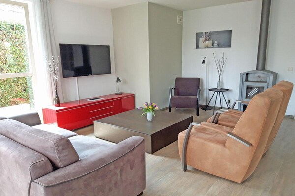 Gereno­veerde vrij­staande bungalow in rustig park bij Ewijk - thumbnail 2