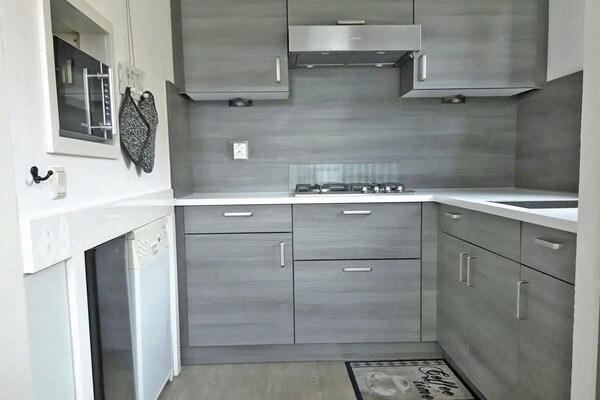 Gereno­veerde vrij­staande bungalow in rustig park bij Ewijk - thumbnail 3