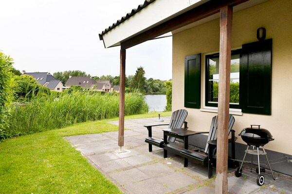 Heerd Wellness de Luxe: Vrijstaande boerderij-villa aan het water in Groningen - thumbnail 6