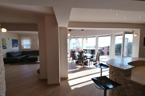 Ruim appartement aan zee in Opatija met 3 slaapkamers - thumbnail 3