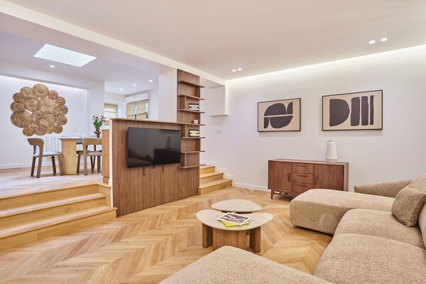 Ruim appartement voor 6 aan Canal Saint-Martin, 10e arrondissement - thumbnail 1