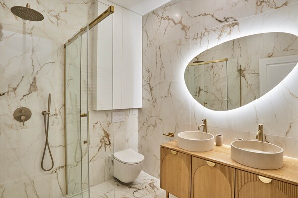 Ruim appartement voor 6 aan Canal Saint-Martin, 10e arrondissement - thumbnail 4