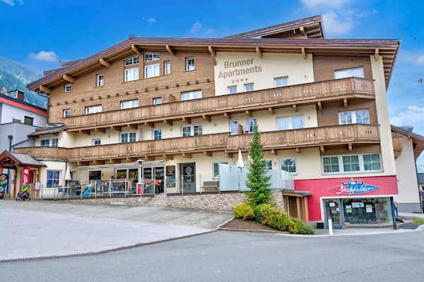 6-persoons appartement aan de piste in Wildschönau · 98 m² - thumbnail 1