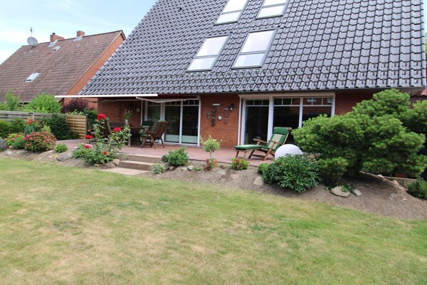 Stijlvol appartement met zonneterras en open haard vlakbij de Oostzee - thumbnail 1