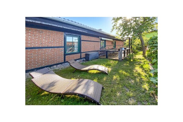 Hondvriendelijk vakantiehuis met omheinde tuin en houtkachel in Benz, Usedom - thumbnail 2