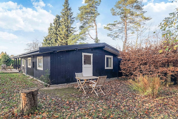 Gerenoveerd vakantiehuis nabij zee en golfbaan in Hornbæk - thumbnail 1