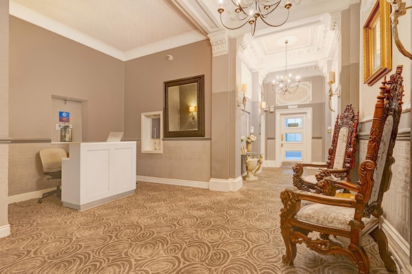 Executive Double Room in Liverpool nabij Sefton Park - thumbnail 2