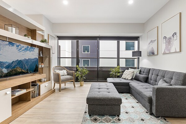 Stijlvol 2-slaapkamer appartement in Southbank met zwembad en gym - thumbnail 3