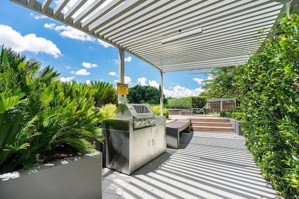 Luxe appartement met panoramisch uitzicht op Mount Ainslie en de stad - thumbnail 3