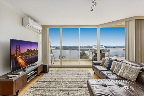 Luxe appartement in Belconnen met balkon en uitzicht op het meer - thumbnail 6