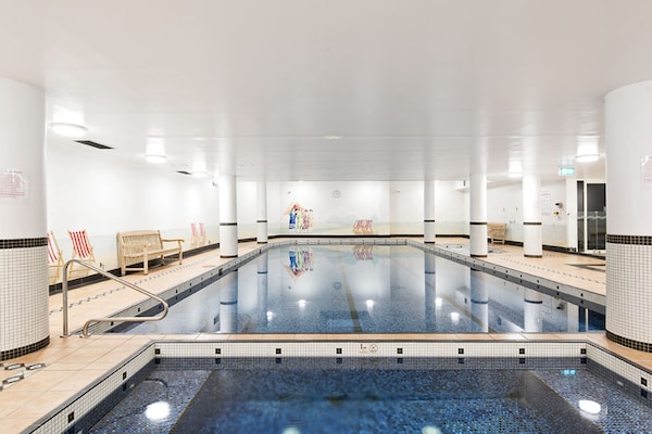 Licht appartement in Pyrmont met zwembad vlakbij Darling Harbour - thumbnail 2