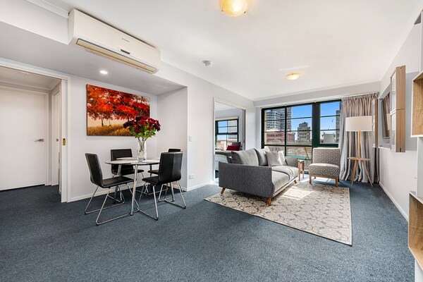 Ruim appartement in Melbourne met balkon en gratis tram naar CBD - thumbnail 3