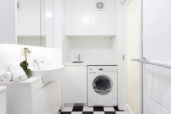 Leafy and Tranquil Inner West Studio Apartment - thumbnail 5