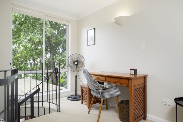 Licht appartement met terras in het centrum van Annandale - thumbnail 4