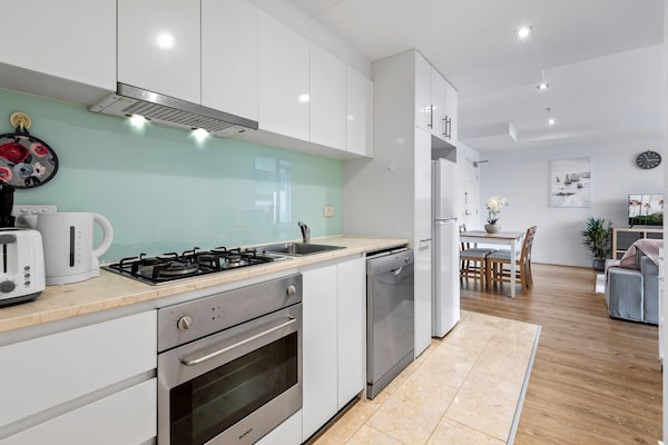 Modern 2-slaapkamer appartement in het hart van Melbourne - thumbnail 5